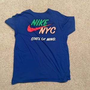 Nike Sportswear (New York City) T-shirt size L